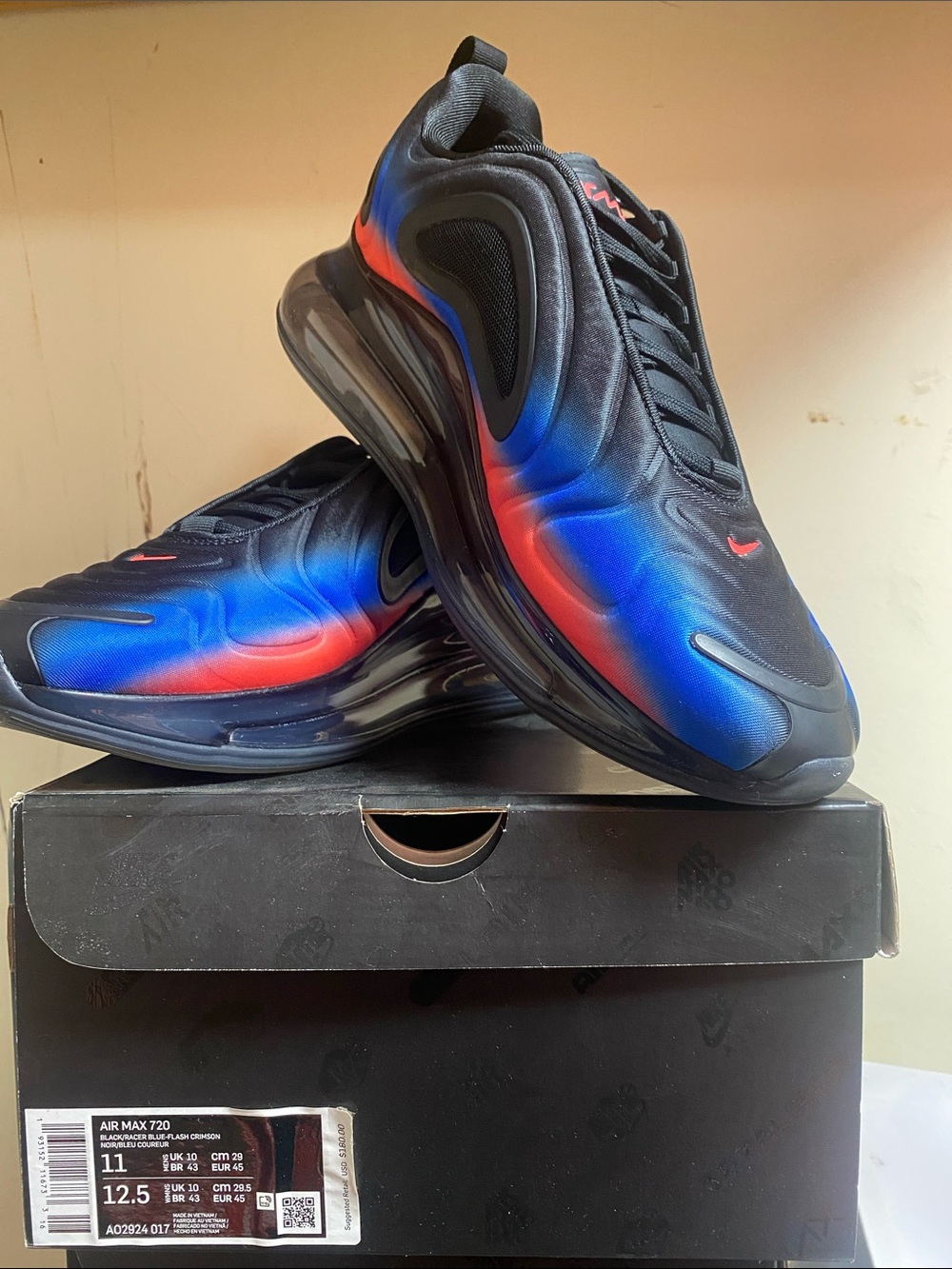 Nike Men's Air Max 720 Sneakers - Black with Blue & Red Gradient